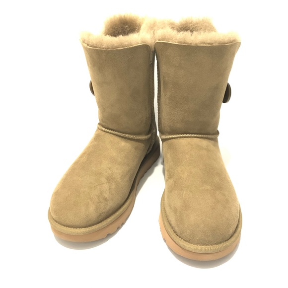 ❌SOLD❌UGG Women's Bailey Button II Boots Antelope - Picture 3 of 8
